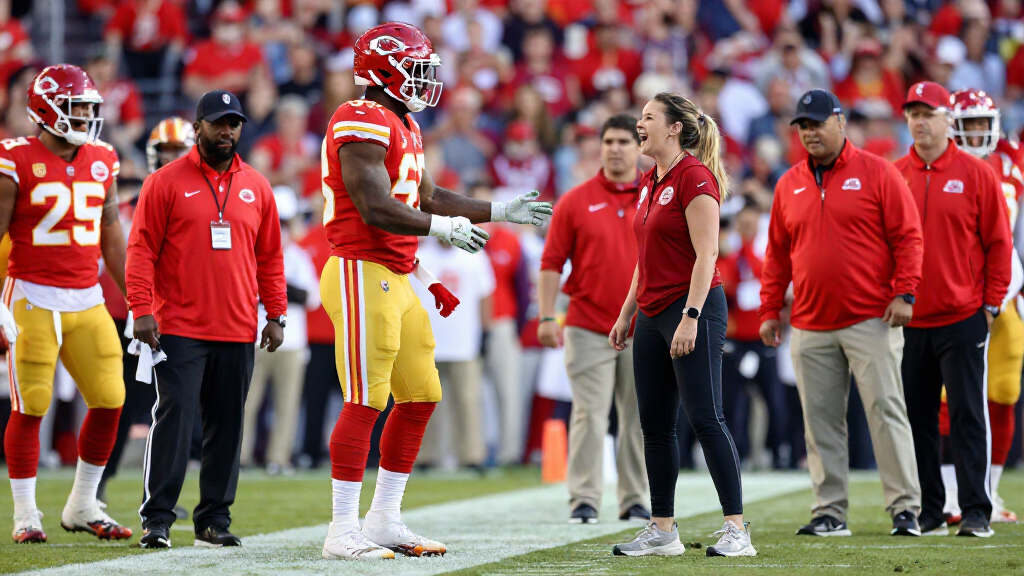 Kansas City Chiefs Star Defensive Lineman Chris Jones Caught In Screaming Match With Coaches On Sidelines